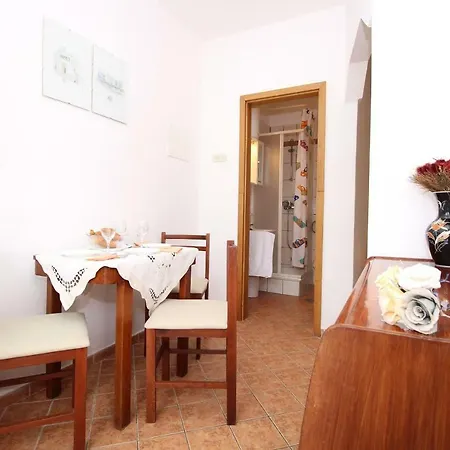 Apartment Ivona 1 Novi Vinodolski